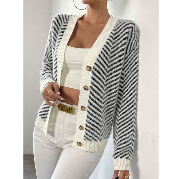 Fuzzy Chevron Black & Off White Button Up Cardigan Long Sleeve V-Neck - Picture 6 of 16